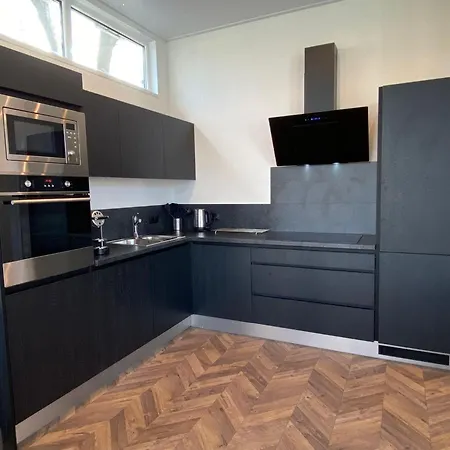 Modern With Dishwasher, Near The Efteling 木屋