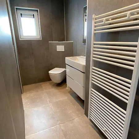 Chalet Modern With Dishwasher, Near The Efteling *